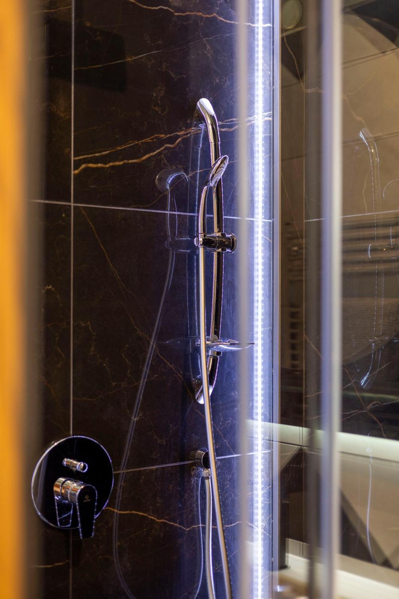 Luxury Royal Central Apartment By Prestige Homes บูดาเปสต์ ภายนอก รูปภาพ