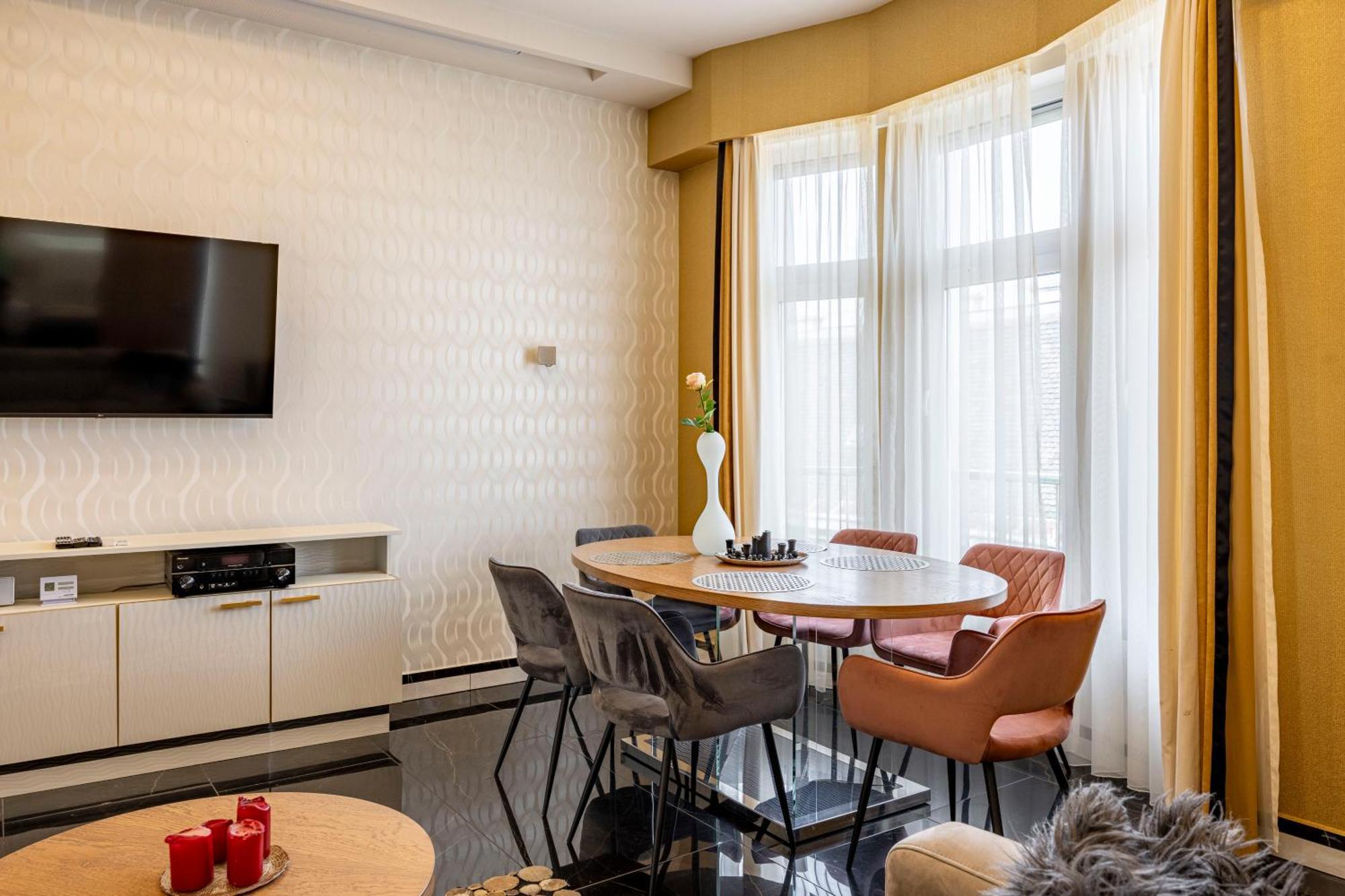 Luxury Royal Central Apartment By Prestige Homes บูดาเปสต์ ภายนอก รูปภาพ