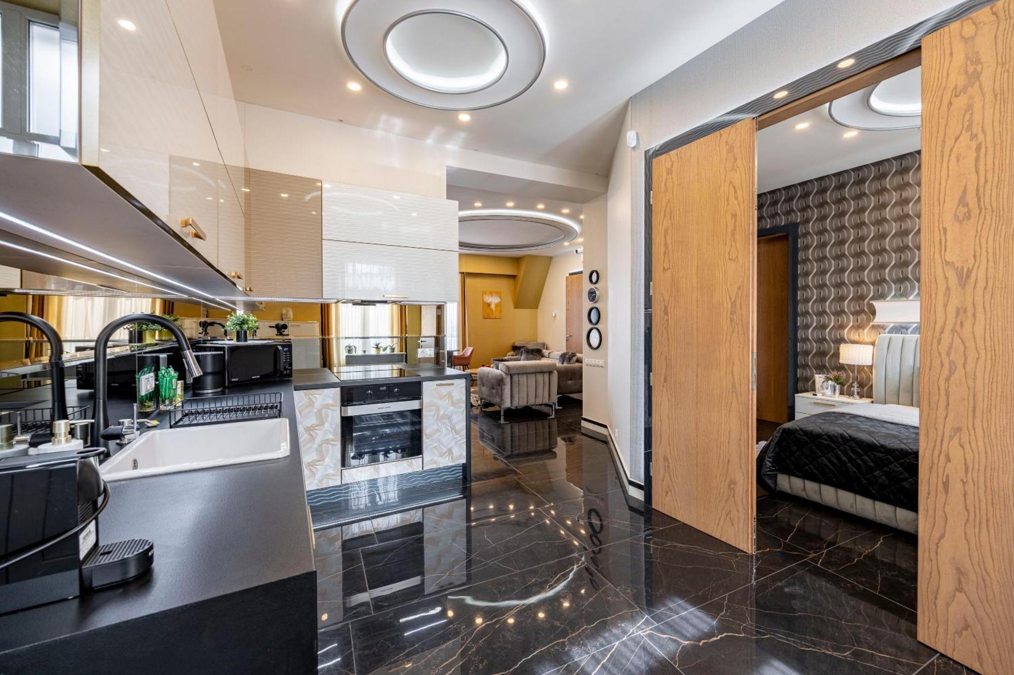 Luxury Royal Central Apartment By Prestige Homes บูดาเปสต์ ภายนอก รูปภาพ